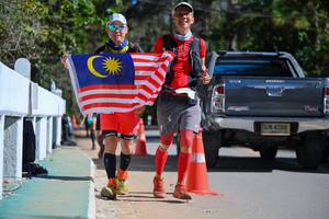 BIB: 4286, 
                            <button type="button" onclick="openModal(19221057)" class="btn btn-primary btn-sm float-right btn-popup" data-toggle="modal" data-target=".modal-high-quality">
                        <i class="fas fa-shopping-cart"></i> Add to Cart
                    </button>
                                            <button type="button" onclick="isThisMe(19221057, true)" class="btn btn-success btn-sm float-right btn-popup btn-isme hidden" data-toggle="tooltip" data-placement="bottom" title="นี่คือรูปของคุณใช่ไหม คลิกที่นี่เพื่อเอาเข้าอัลบั้ม">
                        <i class="fas fa-plus"></i> Add to album
                    </button>
                    <button type="button" onclick="isThisMe(19221057, false)" class="btn btn-warning btn-sm float-right btn-popup btn-isnotme hidden">
                        <i class="fas fa-ban"></i> Remove from album
                    </button>